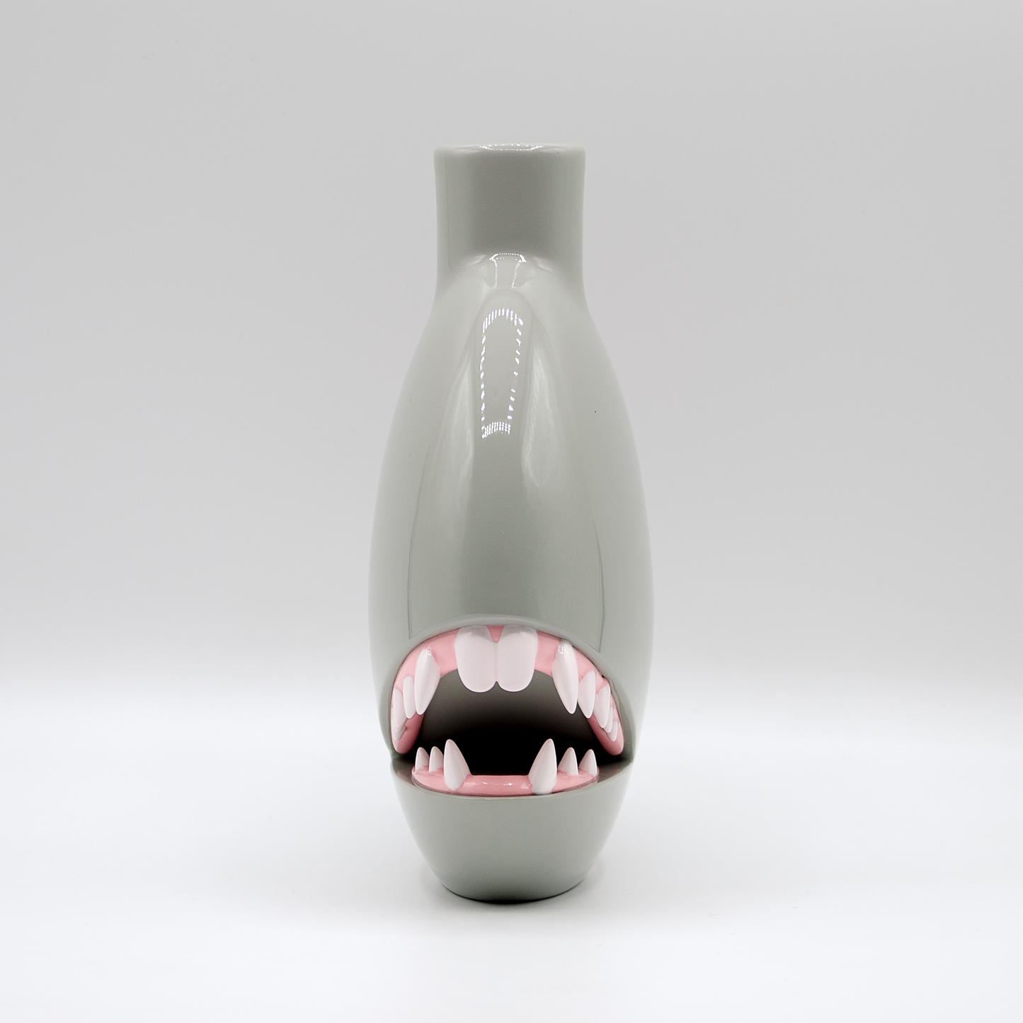 Biting Vase - Bright Gray